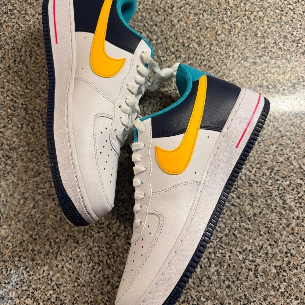 Nike Air Force 1 '07 Shoes Men Size 11.5 White Thunder Blue Pink HF4849-100 New - Picture 3 of 9